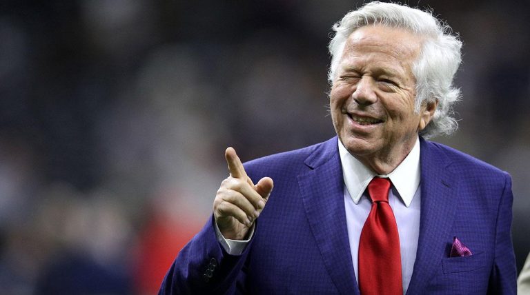 Read more about the article Robert Kraft Allegedly Sticking It To The Colts Is Amazing